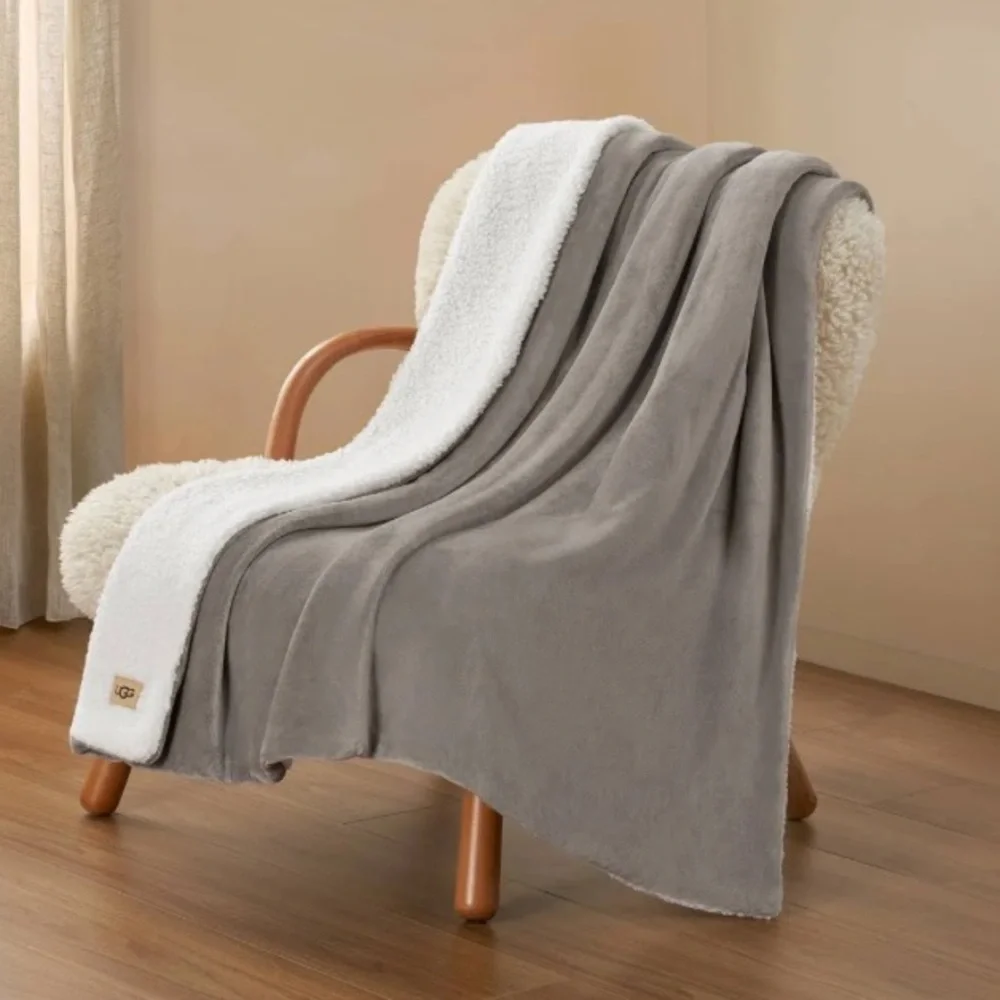 UGG Avery Reversible Throw 50” x 70” Seal Gray NEW!